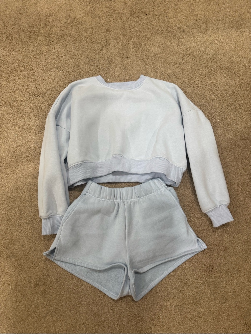 Cropped Crewneck Sweatshirt and Elastic Waist Shorts Set - Light Blue